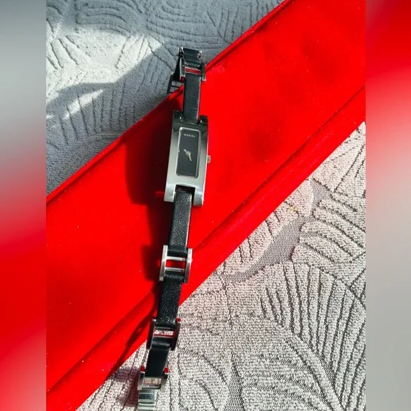 CUTE 💖ATTRACTIVE ❤️SEXY 🔥GUCCI watch 🔥